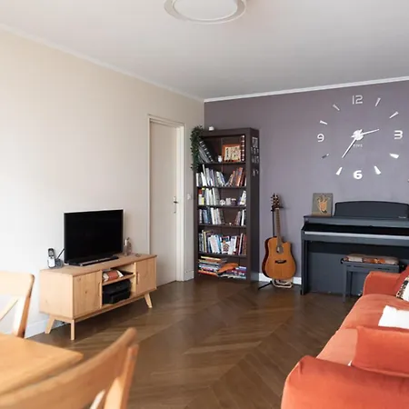 Cozy 62 M Near Buttes-chaumont