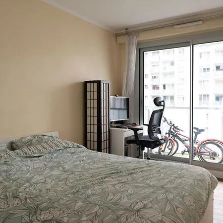 Cozy 62 M Near Buttes-chaumont Paris